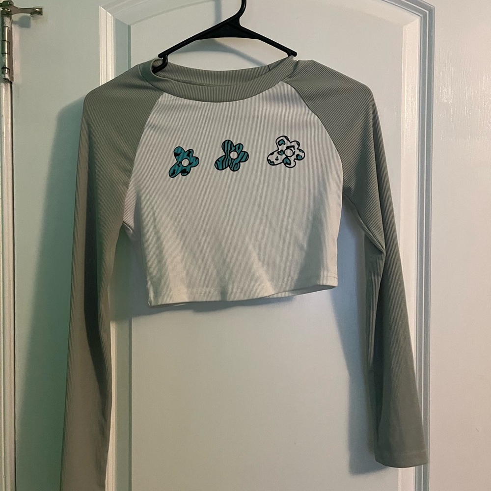 Gray and White Long Sleeve Crop Top with Floral Design